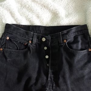Black Levi 501 jeans